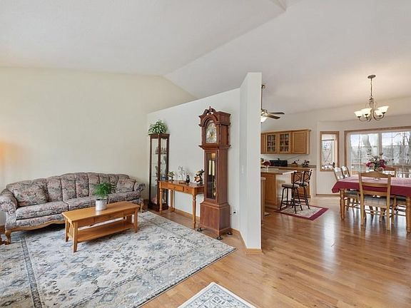 5th image of 8030 Woodhill Dr