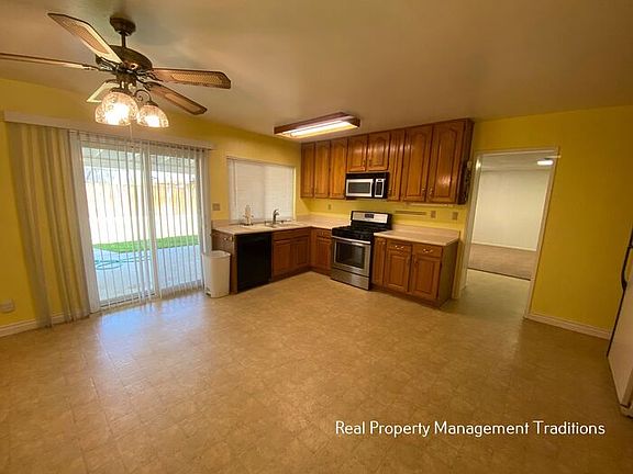 4th image of 637 E Avenue J6
