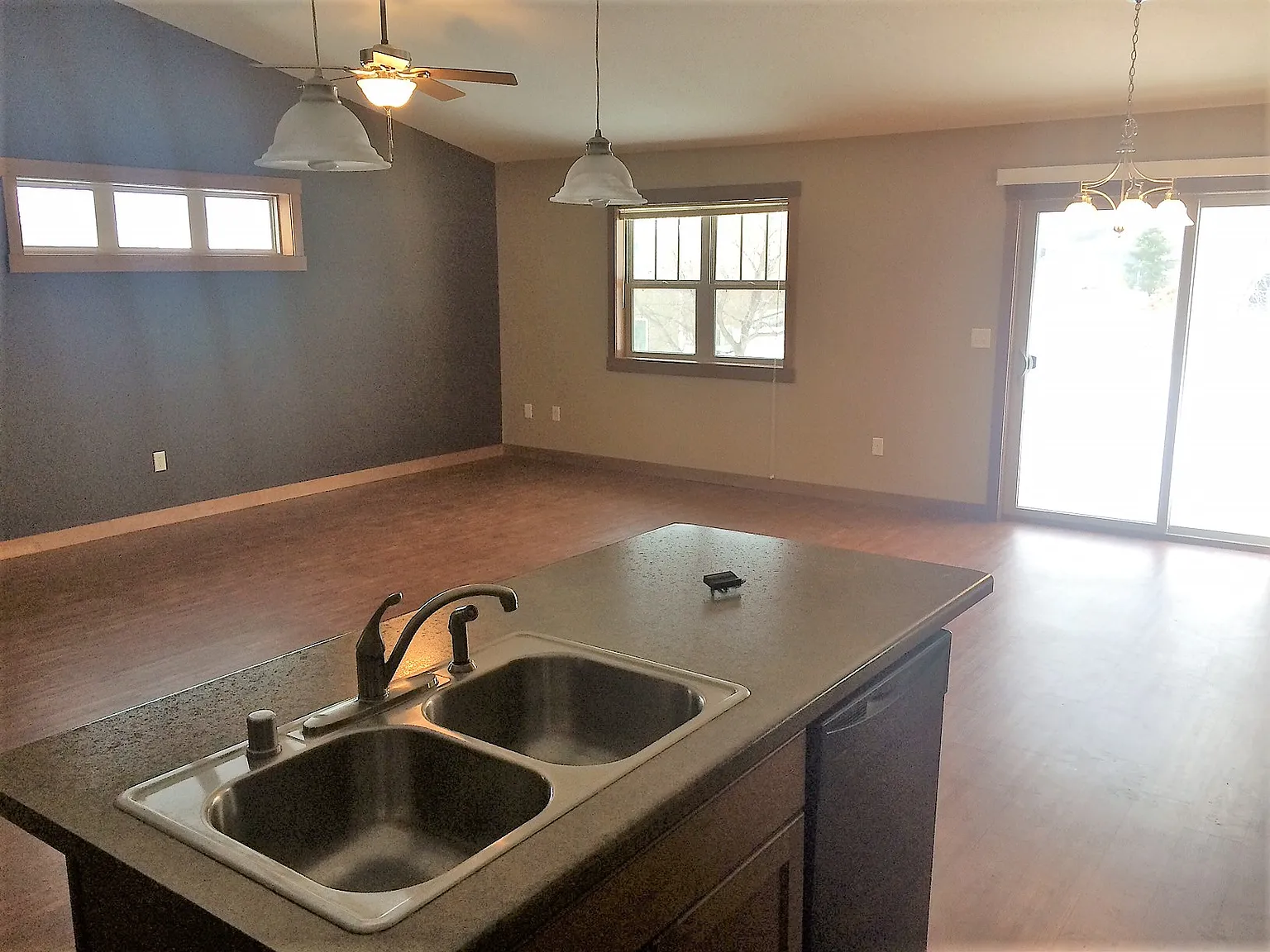3 bed, 1426 sqft, $1,695 — Photo 4