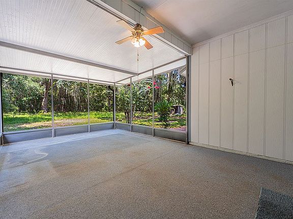 Large screen porch