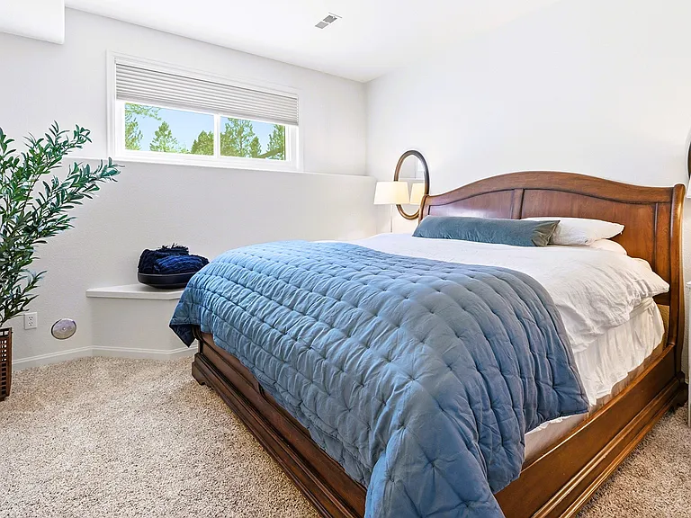 1635 Muirfield Ln — Photo 29