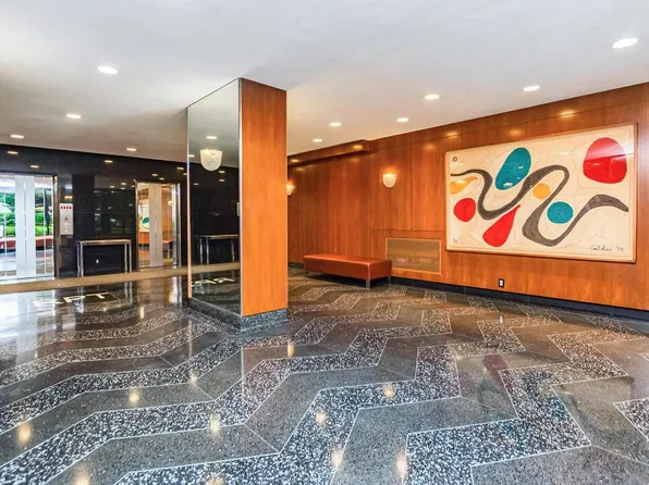 555 Kappock Street image 11 of 16