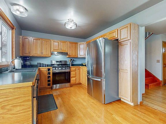 5th image of 8134 W Evergreen Dr