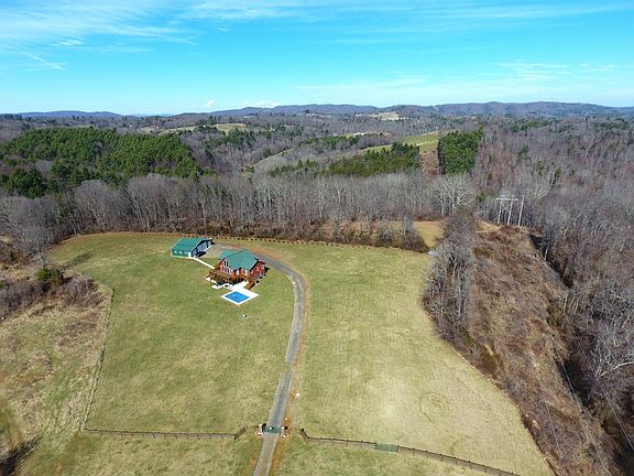 2nd image of 335 Pioneer Cir