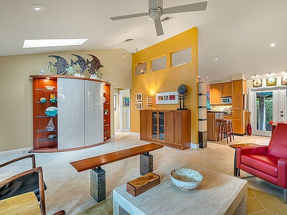 3rd image of 3725 Mockingbird Dr