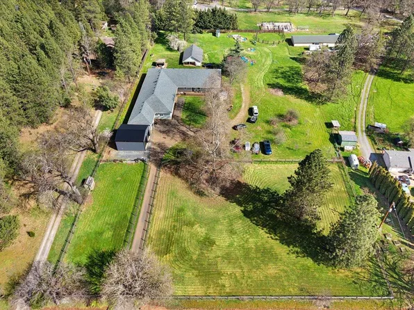 9011 Monument Dr, Grants Pass, OR 97526