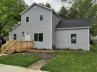 208 S 8th St, Rochelle, IL 61068