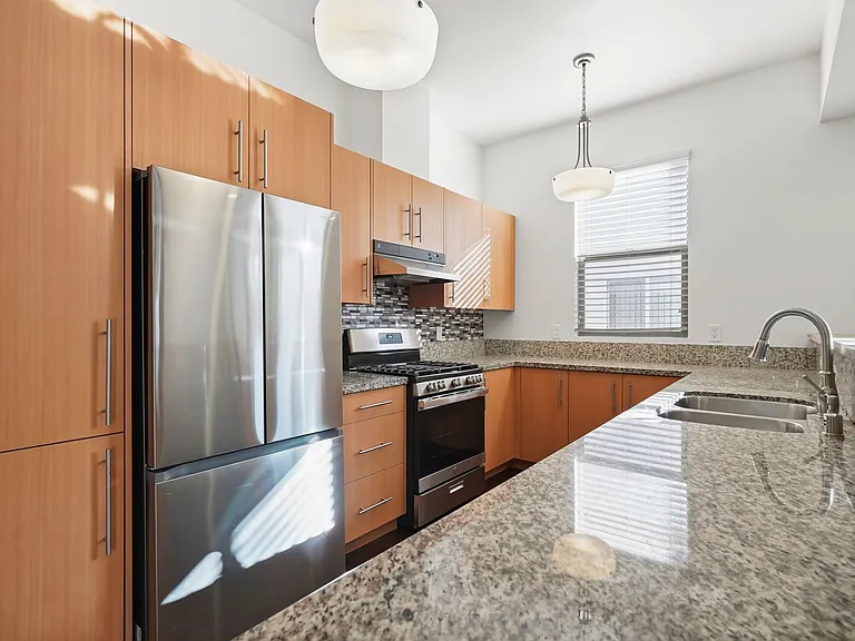 6462 Woodley Ave — Photo 27
