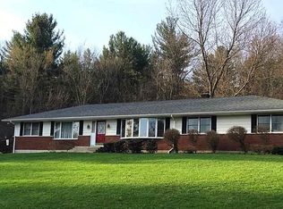 35 Dormay Ln, Troy, NY 12182