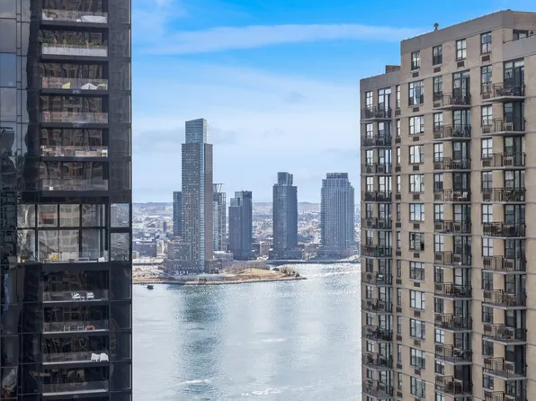 300 East 40th Street 32G image 5 of 6