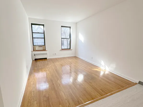 230 East 75th Street image 1 of 11