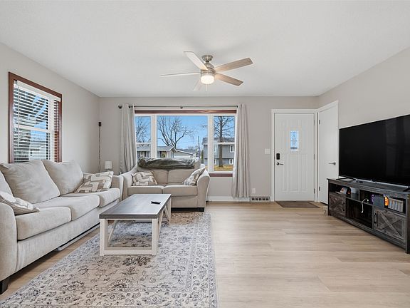 5th image of 1063 Eisenhower Rd