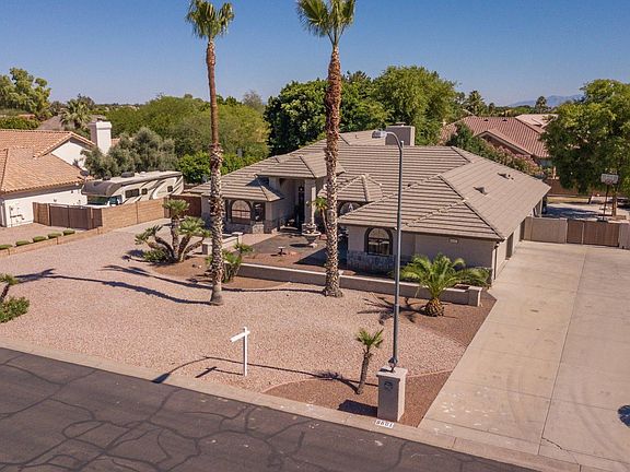 2nd image of 8601 W Foothill Dr
