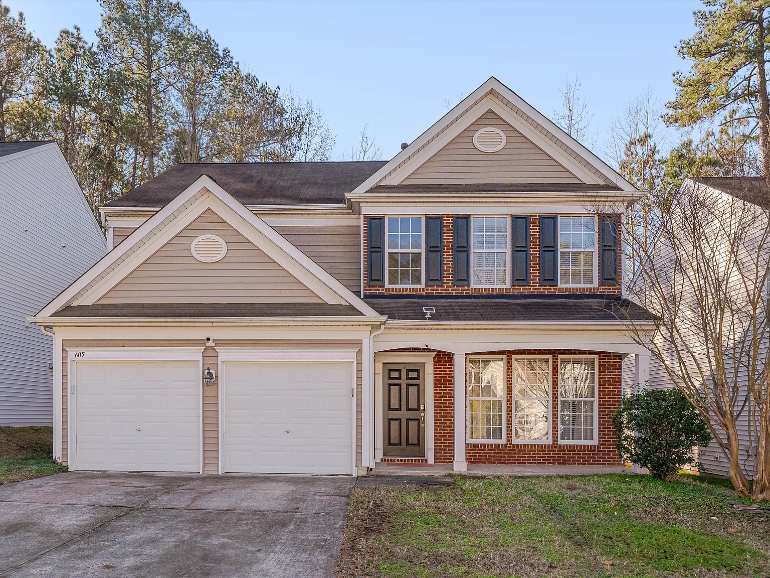4 bed, 2.5 bath, 2300 sqft, $2,800 — Photo 1