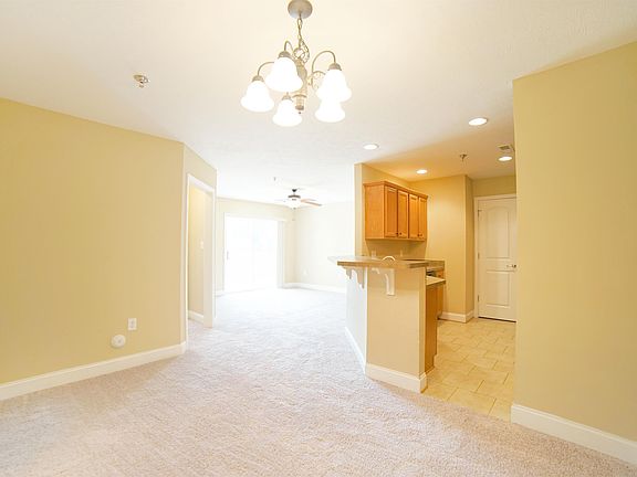 4th image of 100 Capstone Dr Unit 202