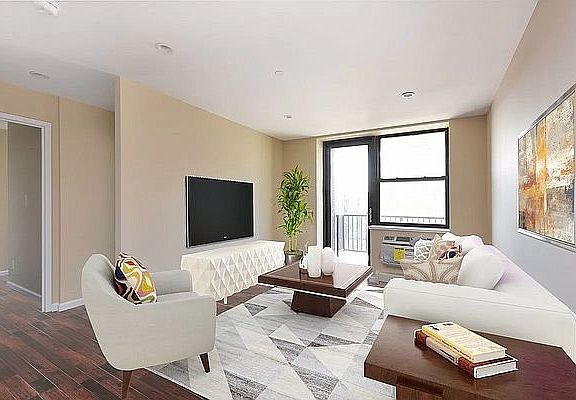 3rd image of 45 Hinckley Pl APT 2M