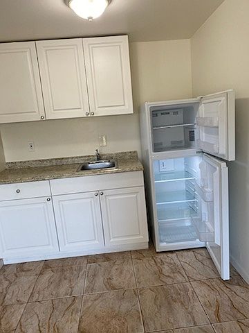 2nd image of 641 E 33rd St #B