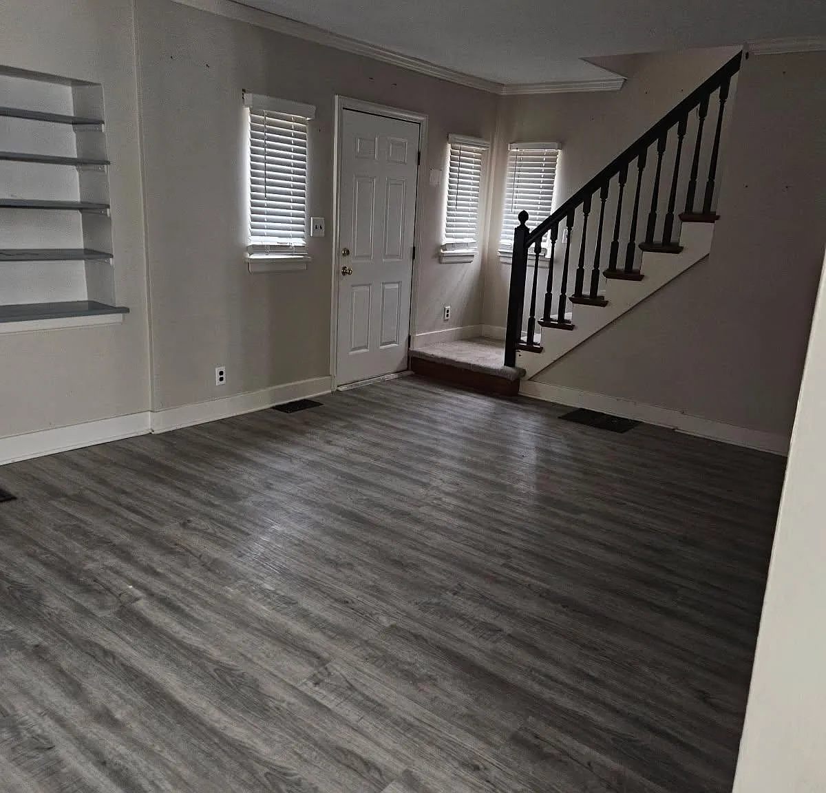 4 bed, 1712 sqft, $2,350 — Photo 2
