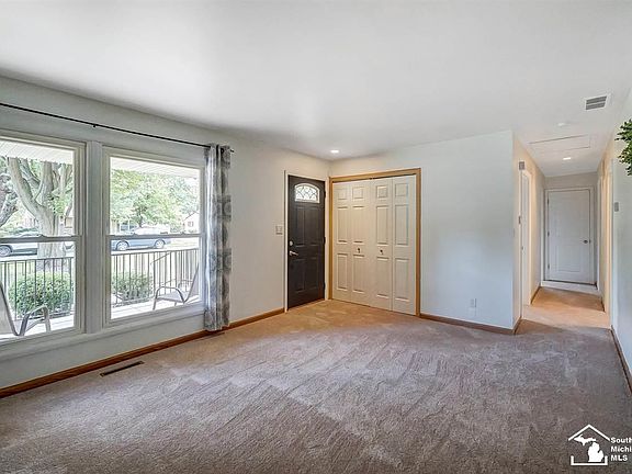 5th image of 8627 Driftwood Dr