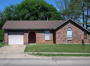 600 NW Renfro St, Burleson, TX 76028