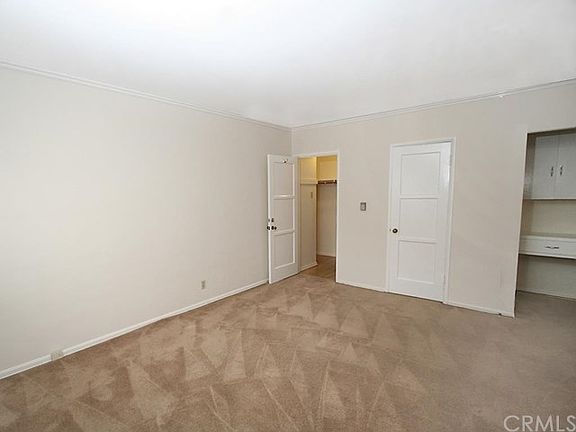 4th image of 726 E Magnolia Blvd APT D