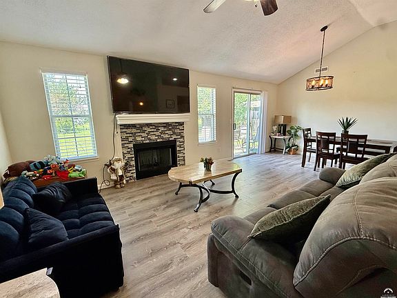 5th image of 2717 Wildflower Dr