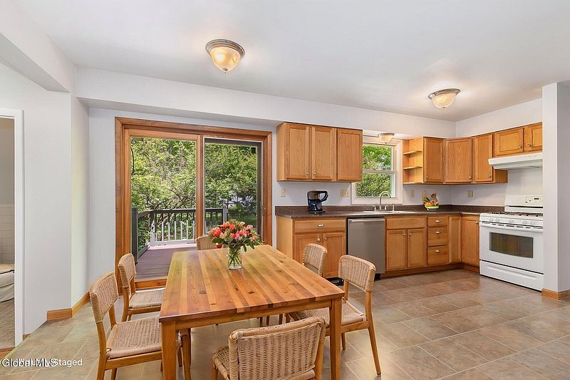 4th image of 13 Pinehurst Drive