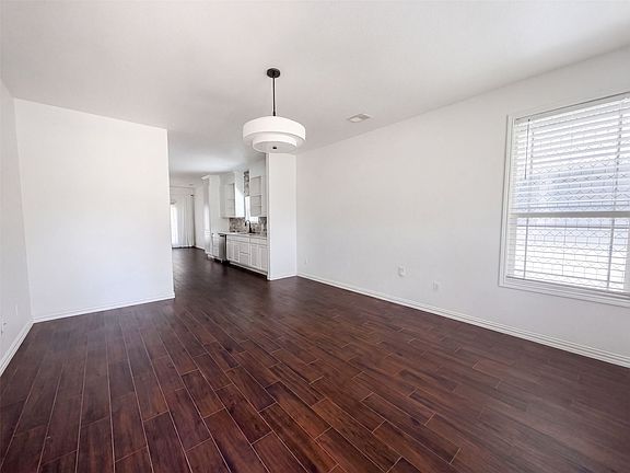 3rd image of 1905 Prospect Ln