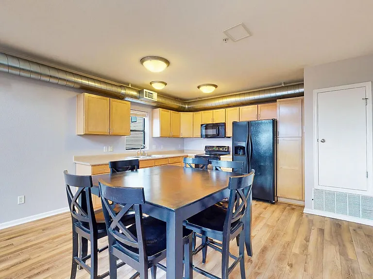 2033 W 30th Ave #C — Photo 2