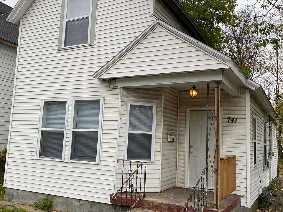 1st image of 741 Martin Luther King Jr St SE