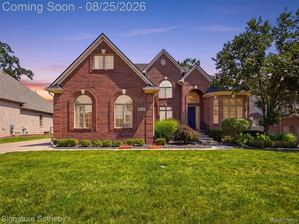 55744 Lancewood Dr, Shelby Township, MI 48316