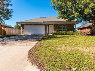 607 Bent Wood Dr, Leander, TX 78641