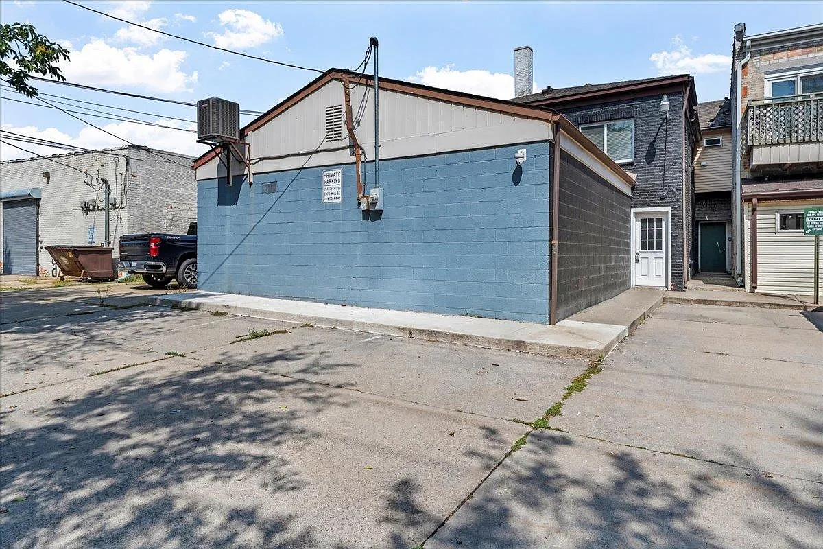1 bed, 1.0 bath, 650 sqft, $1,600 — Photo 4
