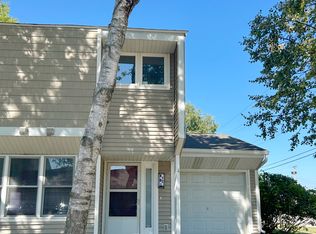 4102D Nautilus Ct, Great Lakes, IL 60088