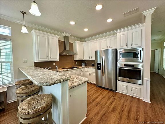 4th image of 437 NE Intercoastal Dr