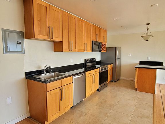 5th image of 3649 Market St #303
