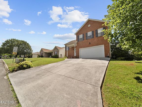 2nd image of 4602 Wellington Point Ln