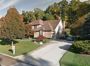 2817 Eagle Dr, Rochester Hills, MI 48309