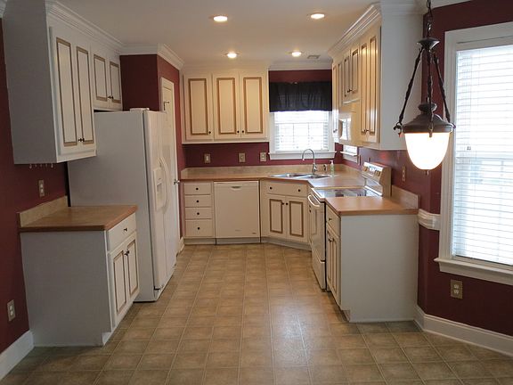 5th image of 2783 Barefoot Ln