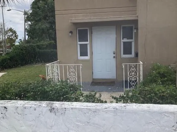 720 L A Kirksey St, West Palm Beach, FL 33401