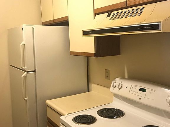 2nd image of 521 Martin Luther King Dr W APT B26