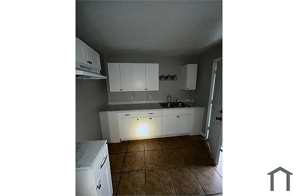 Photo 2 of 9 - 2851 Sophia St #7 - Jacksonville, FL Building Photo - 2851 Sophia St #7