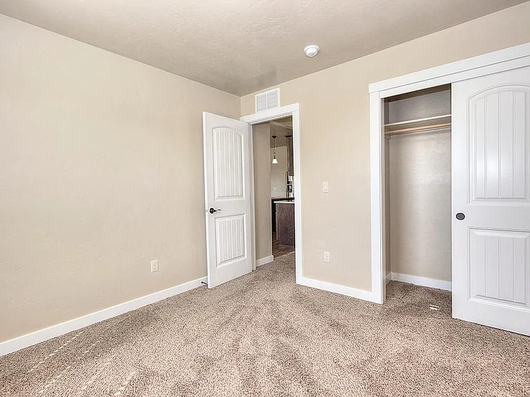 1365 E Yucca Cyn — Photo 22