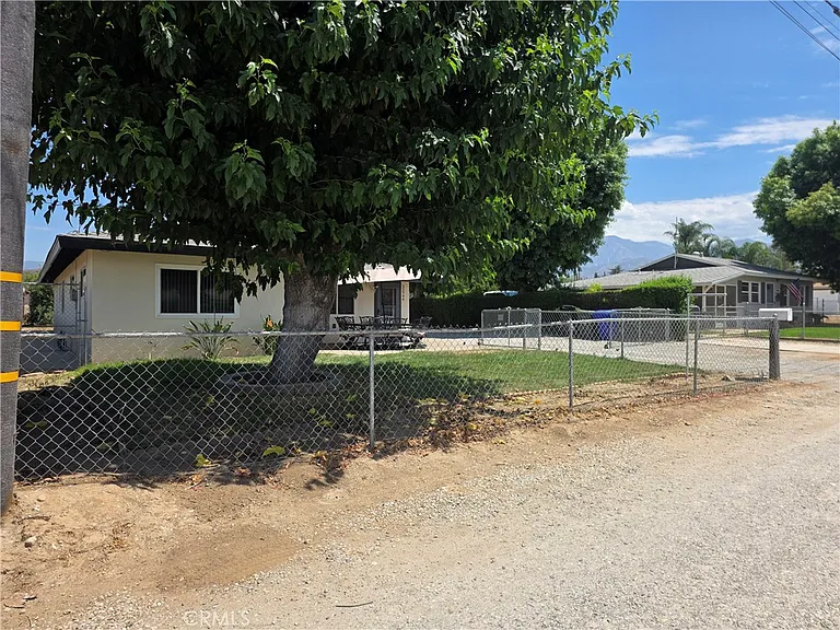 32744 Texas Dr — Photo 3