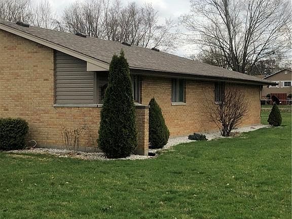 5th image of 150 W Dwight Dr