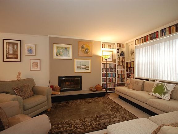 3rd image of 50 Wingam Dr