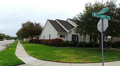 3rd image of 3205 W Oaks Blvd