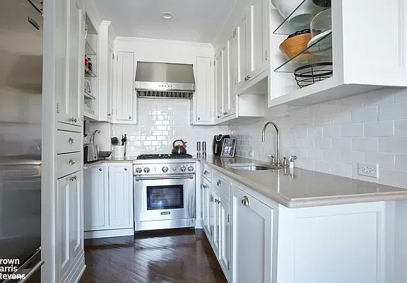 4th image of 215 E 72nd St APT 11W