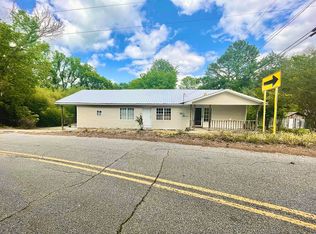 1119 Perryville Rd, Parsons, TN 38363