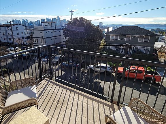 3rd image of 116 Aloha Street #116